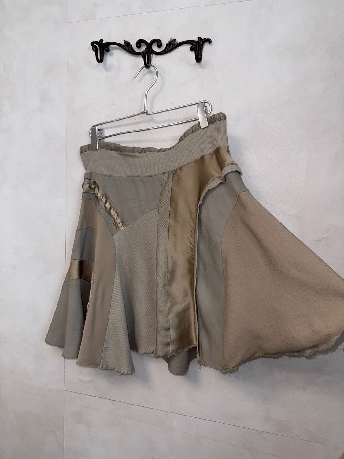 SYSTEM indi pink silk satin flare skirt 상품이미지5