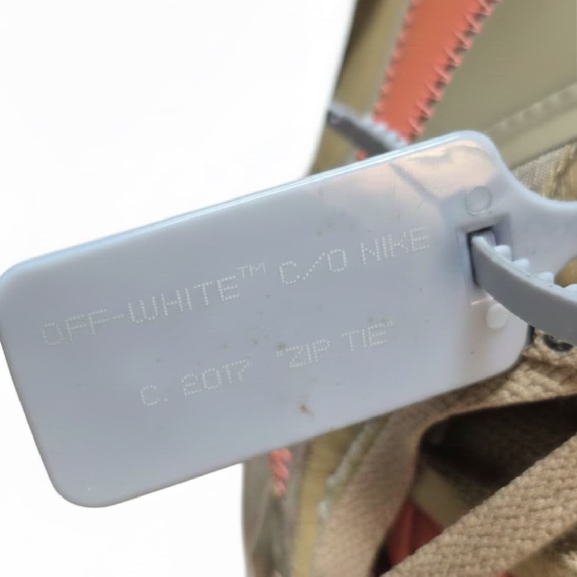 나이키 x 오프화이트 에어맥스 90 v2 데저트 오어 상품이미지4