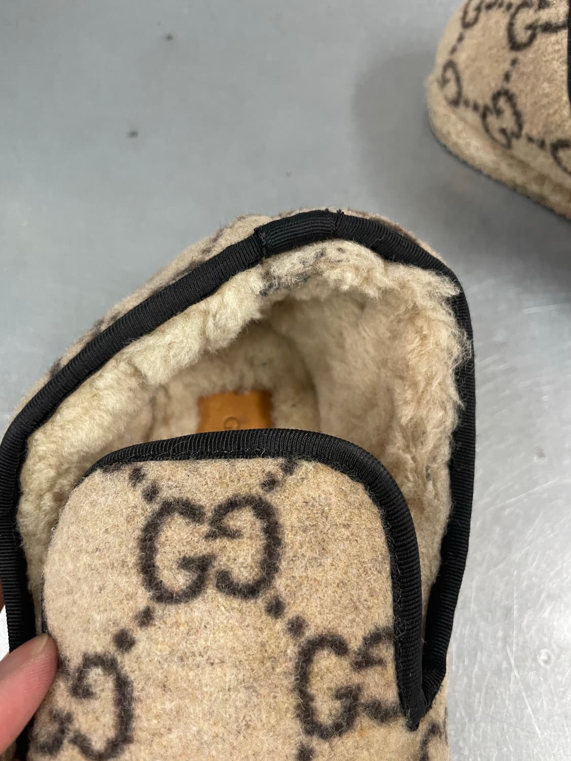 구찌 베이지색 GG 울 홀스빗 로퍼 EU39 상품이미지6