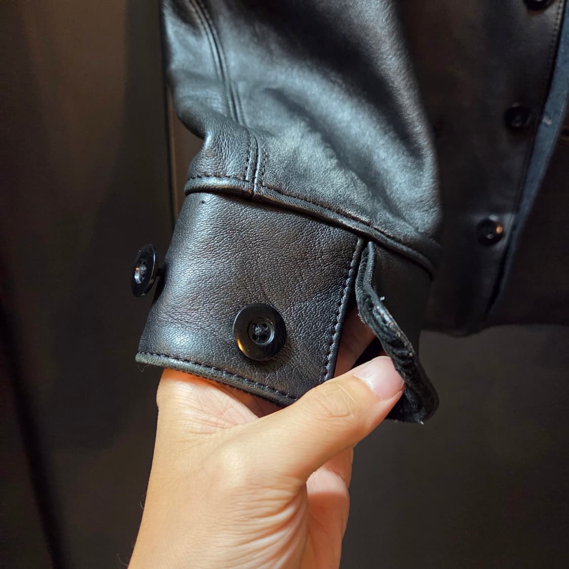 어딕트 클로즈 쉽스킨 카코트 블랙 (40) 상품이미지4