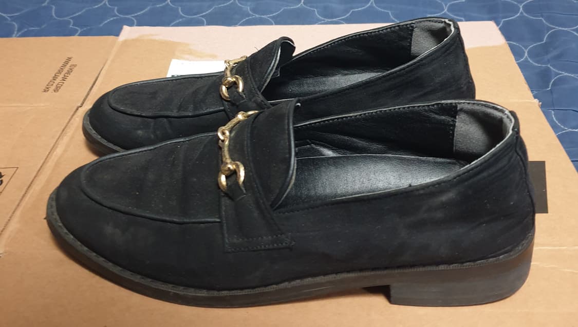 퍼블릭가든 금장 스웨이드 페니로퍼 블랙 (260) 상품이미지3