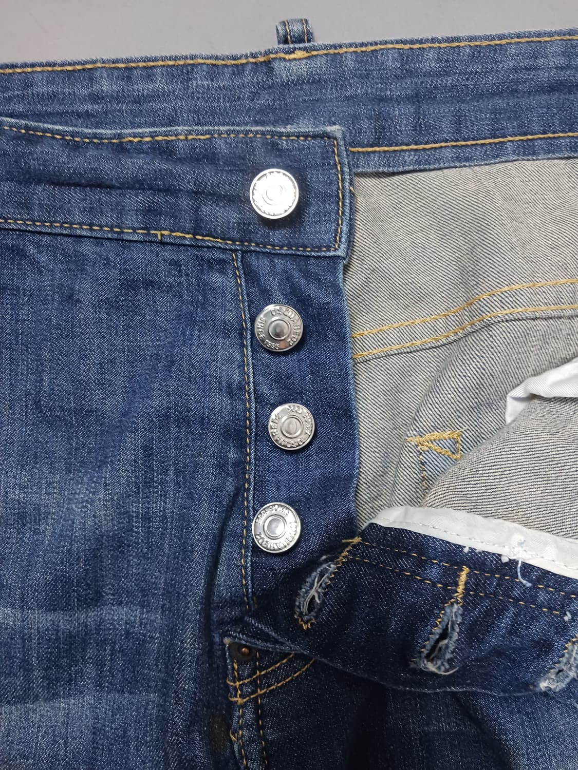 [38] 디스퀘어드2 더티오일 레드탭 타이디바이커진 청바지 상품이미지6