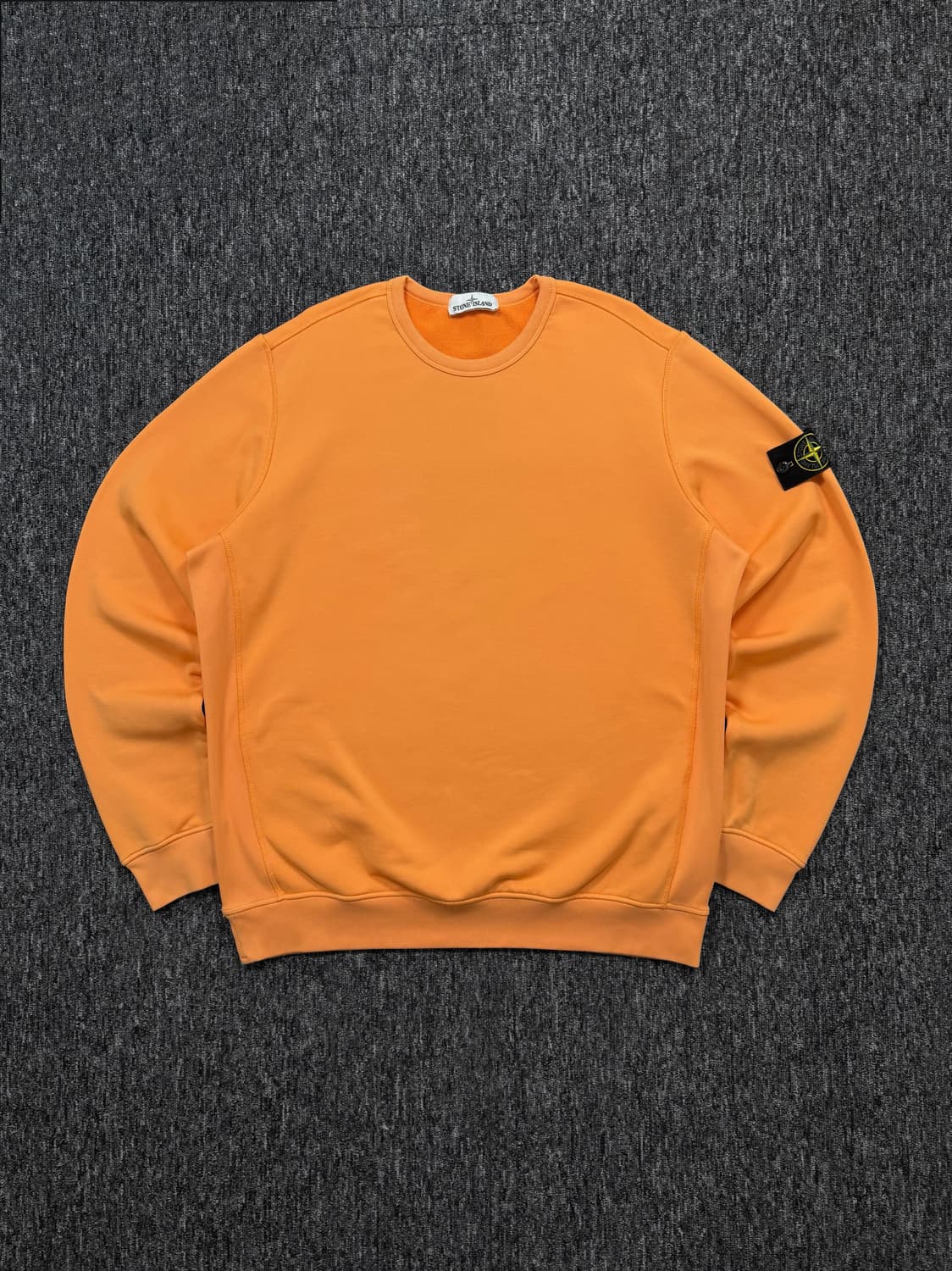 스톤 아일랜드 20FW 오렌지 맨투맨 상품이미지3