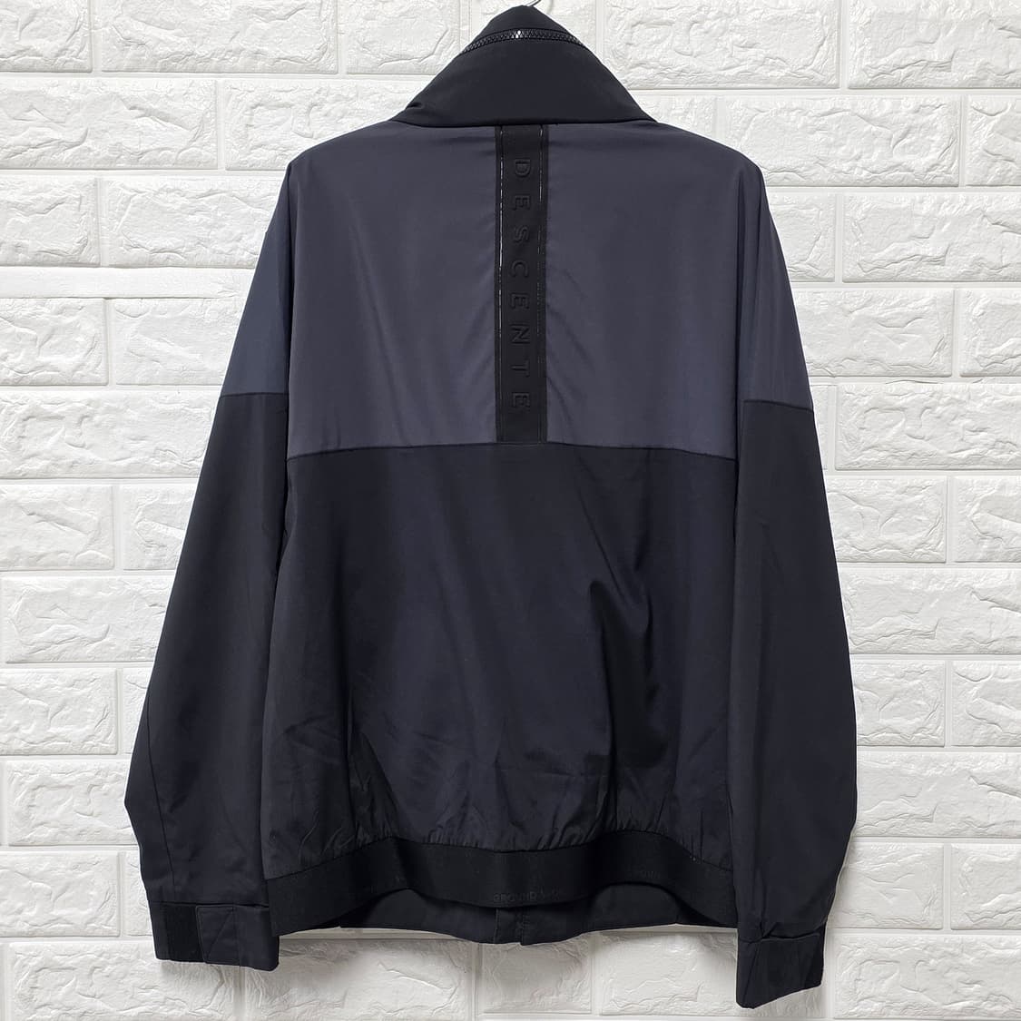 택포) 95 데상트 여자 바람막이 상품이미지4