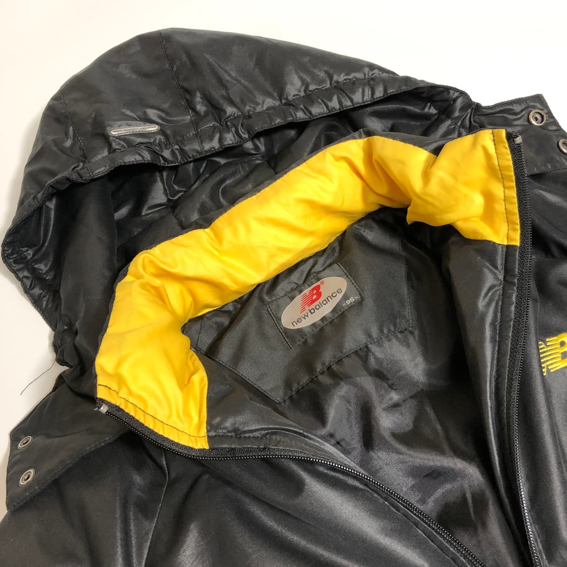 뉴발란스 경량 패딩 우먼M 상품이미지3