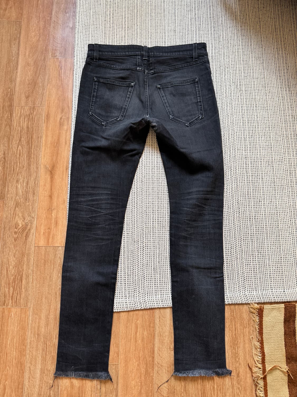 생로랑 하드 워시드 블랙진 상품이미지6