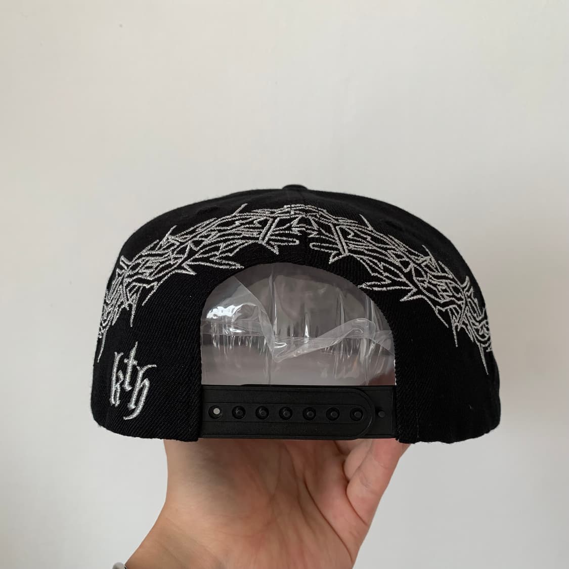 크리스브라운 KTH-LA 킬더하이프 업사이드다운 가시왕관 스냅백 모자 상품이미지5