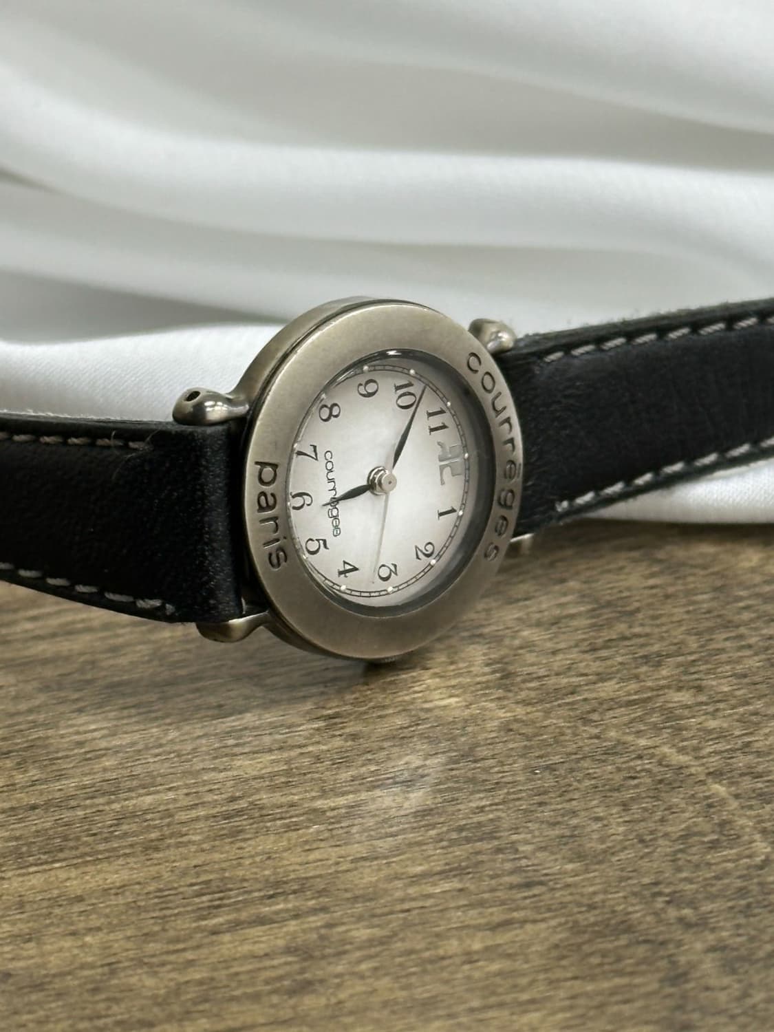 courreges / 꾸레쥬 앤틱 실버 레터링 베젤 시계 상품이미지2