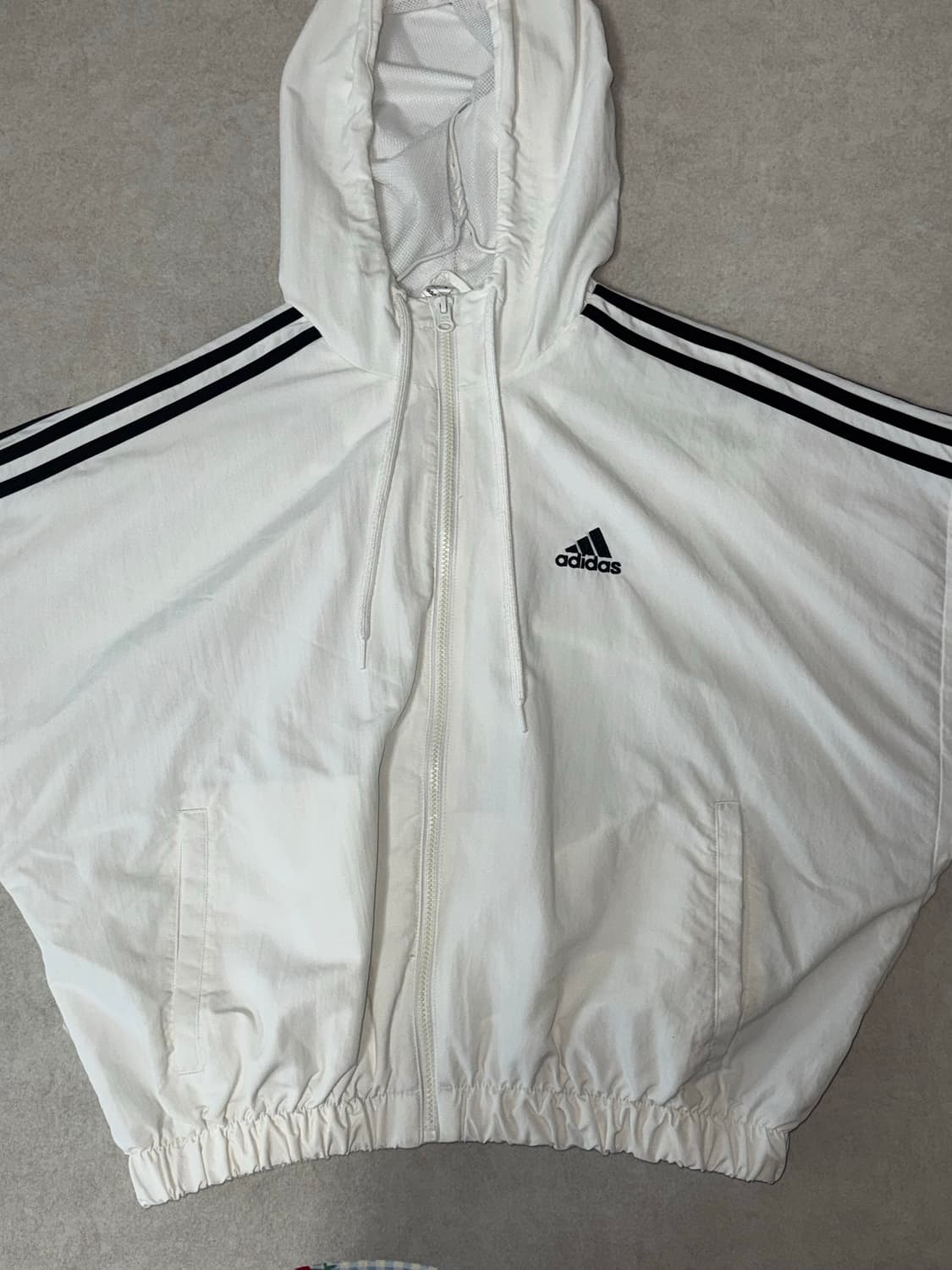 아디다스 에센셜 3S 우븐 윈드브레이커 화이트  상품이미지1