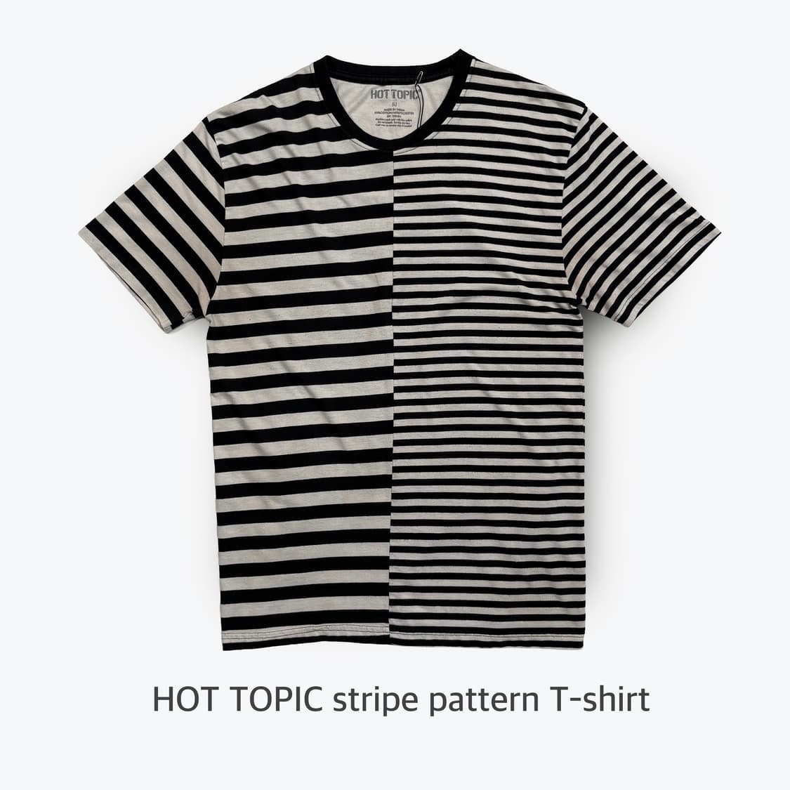 HOT TOPIC stripe pattern T-shirt 상품이미지1
