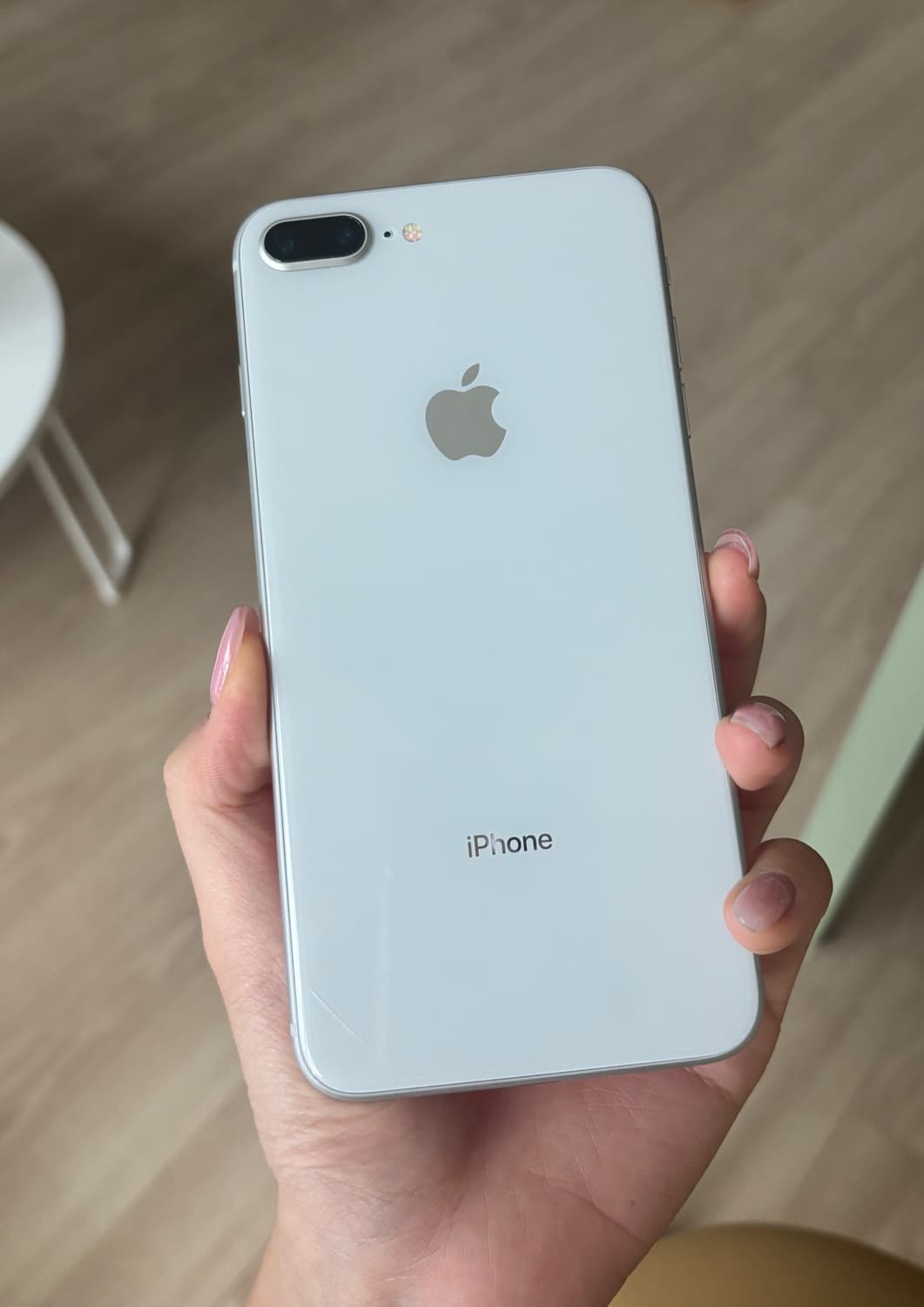 아이폰 8 플러스 실버 상품이미지1