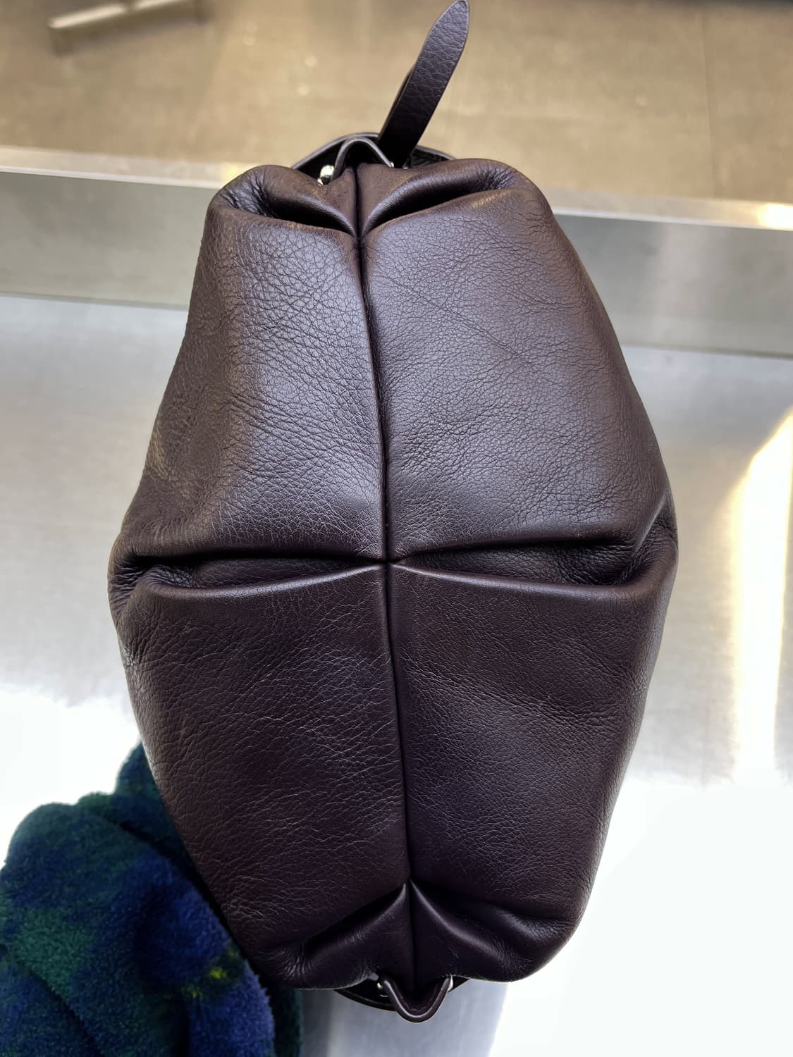 살바토레 페라가모 버건디 미니 볼 백 상품이미지4