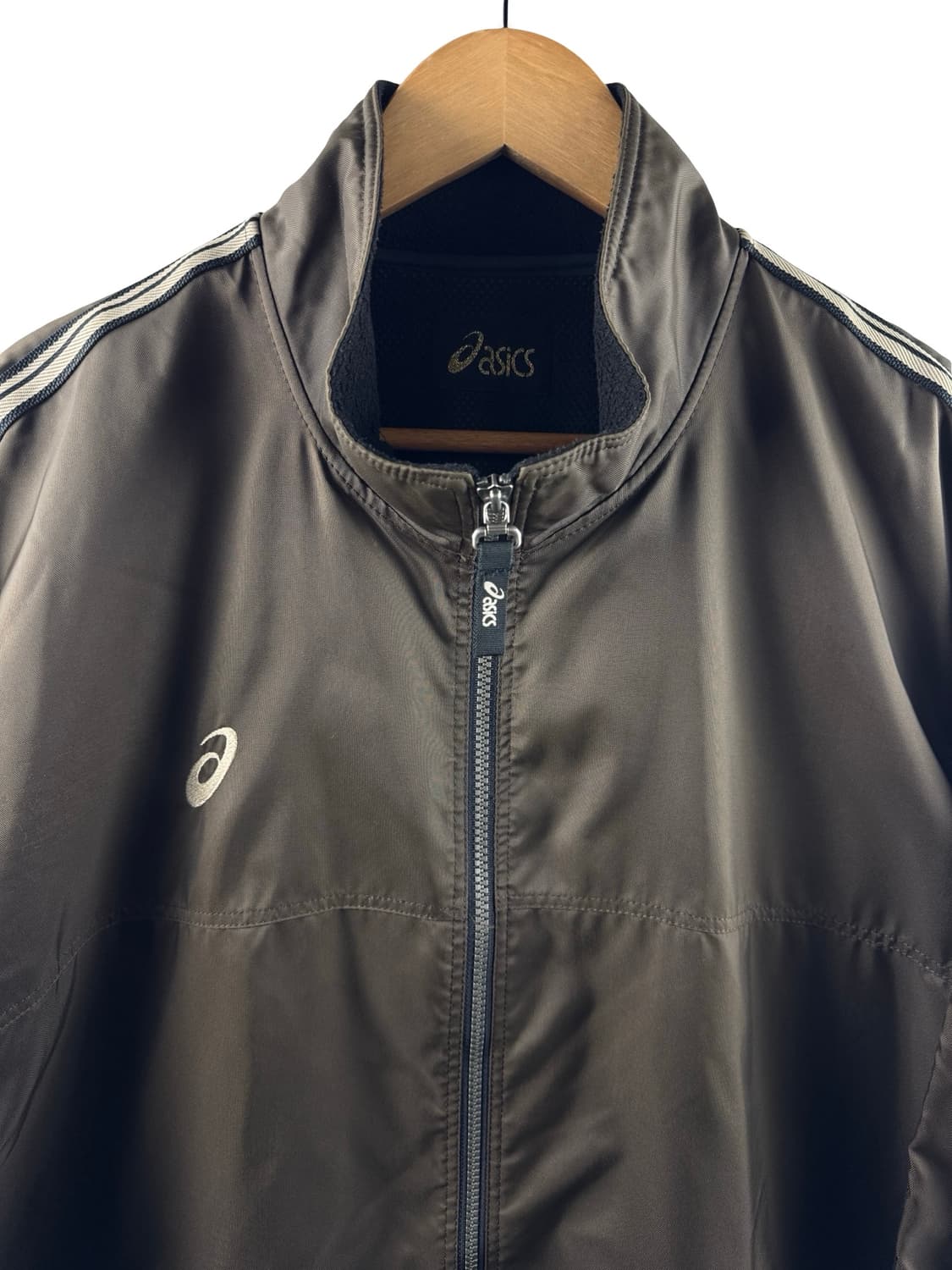 아식스 올드스쿨 브라운 바람막이2230 상품이미지3