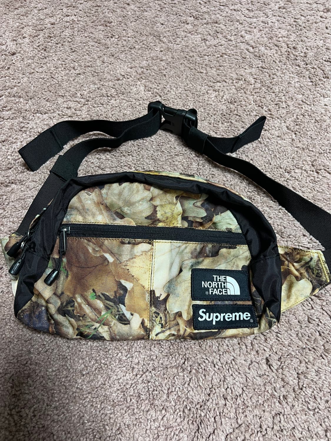 슈프림 x 노스페이스 힙색 상품이미지1