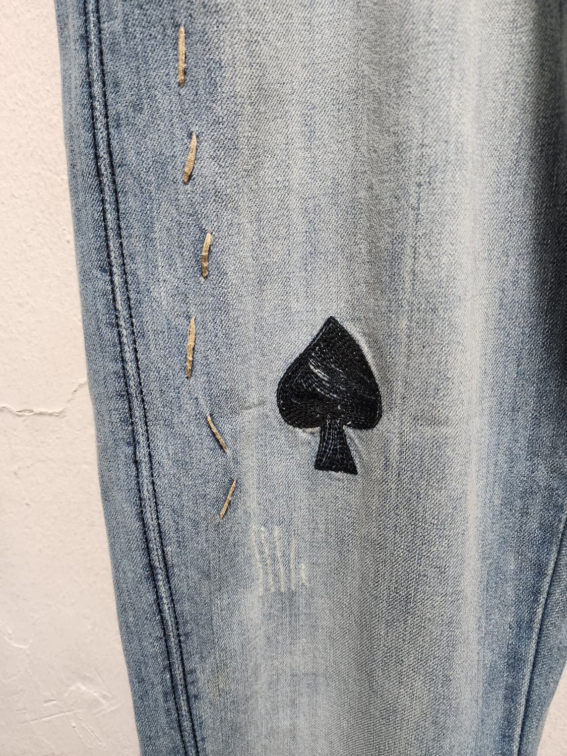 CRAZY LEOPARD 일본판 가죽패치 자수디테일 데님 상품이미지5