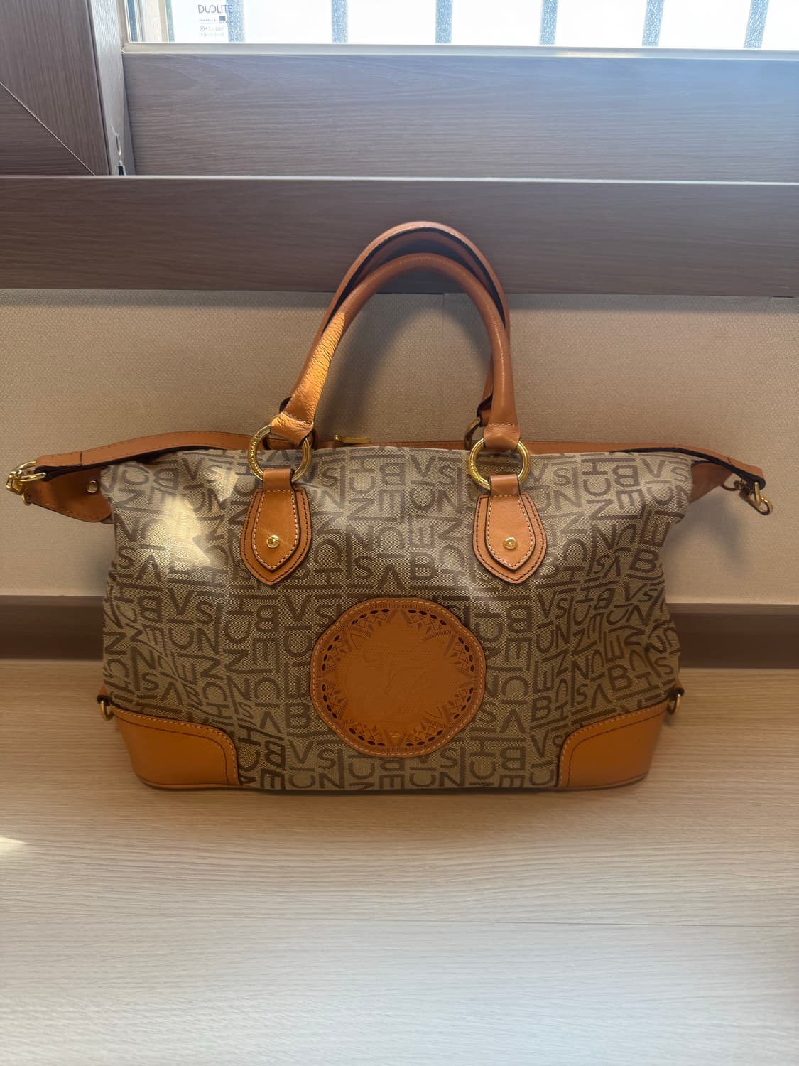 빈치스벤치 로고 패턴 토트&숄더백 판매합니다 상품이미지1