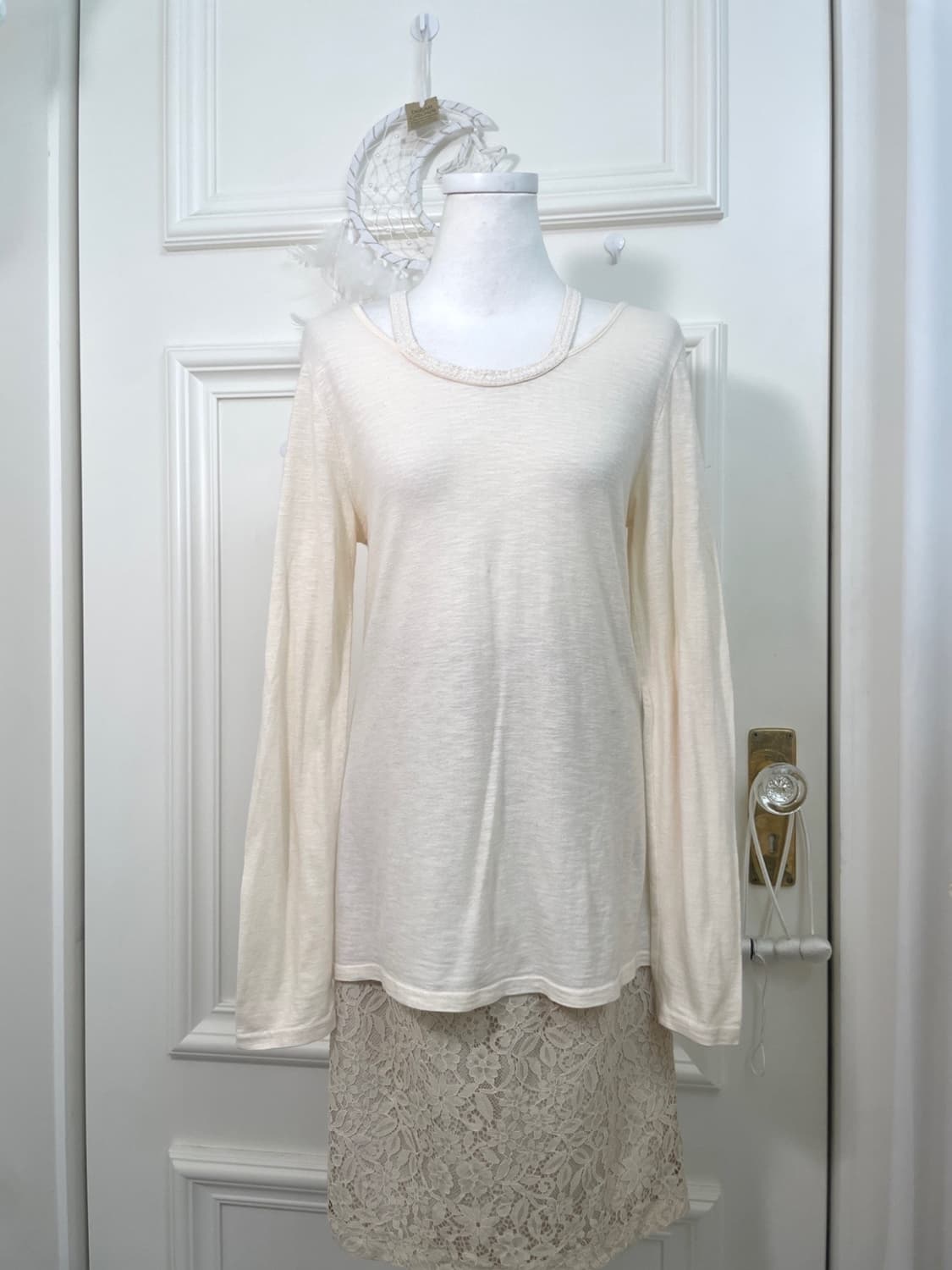 ivory lace point loose cotton top 상품이미지1
