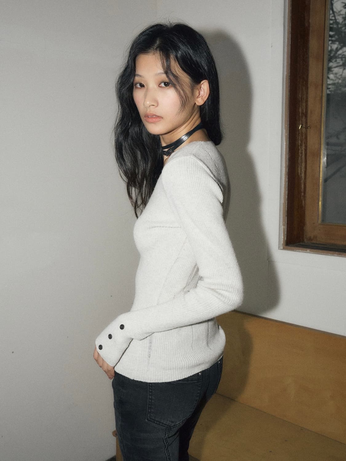 헬레네파리스 데미지드 브이넥 리브드 니트 오트밀 상품이미지3