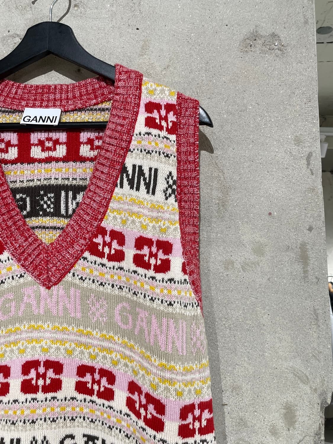 가니 믹스 로고 V넥 울 니트 베스트 상품이미지3