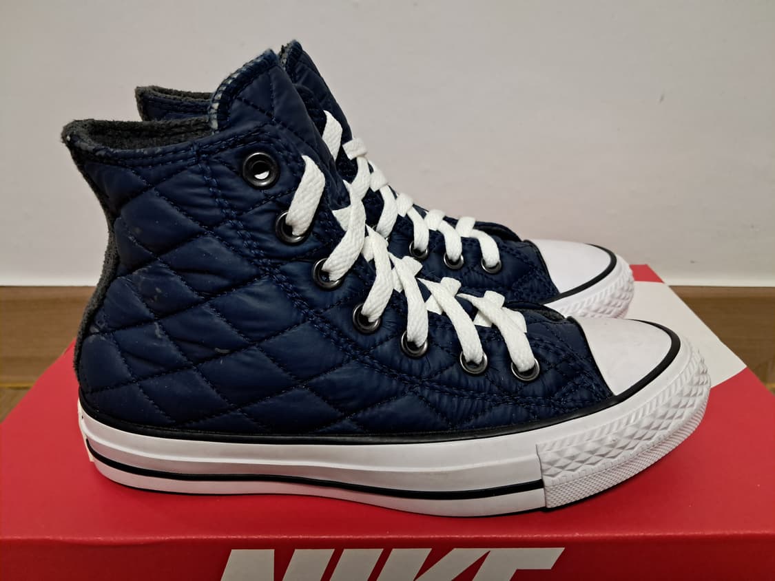 컨버스 패딩 스니커즈 220 상품이미지1