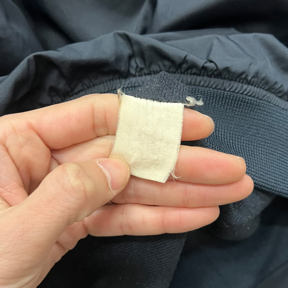 뉴발란스 브이넥 바람막이 웜업 105 상품이미지4