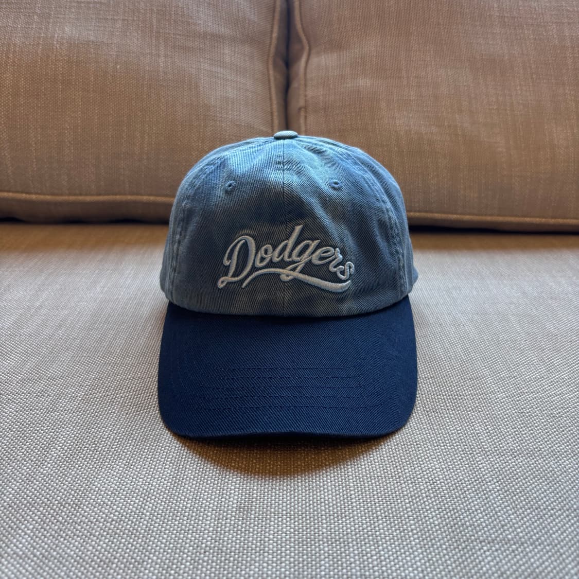 MLB 24N 바시티 빈티지 컬시브 배색 언스트럭쳐 볼캡 상품이미지1