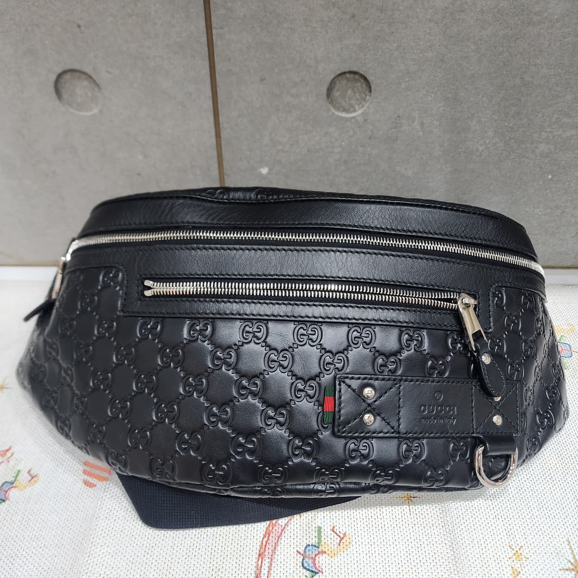 구찌 시마 레더 블랙 남성 크로스백&힙색 상품이미지1