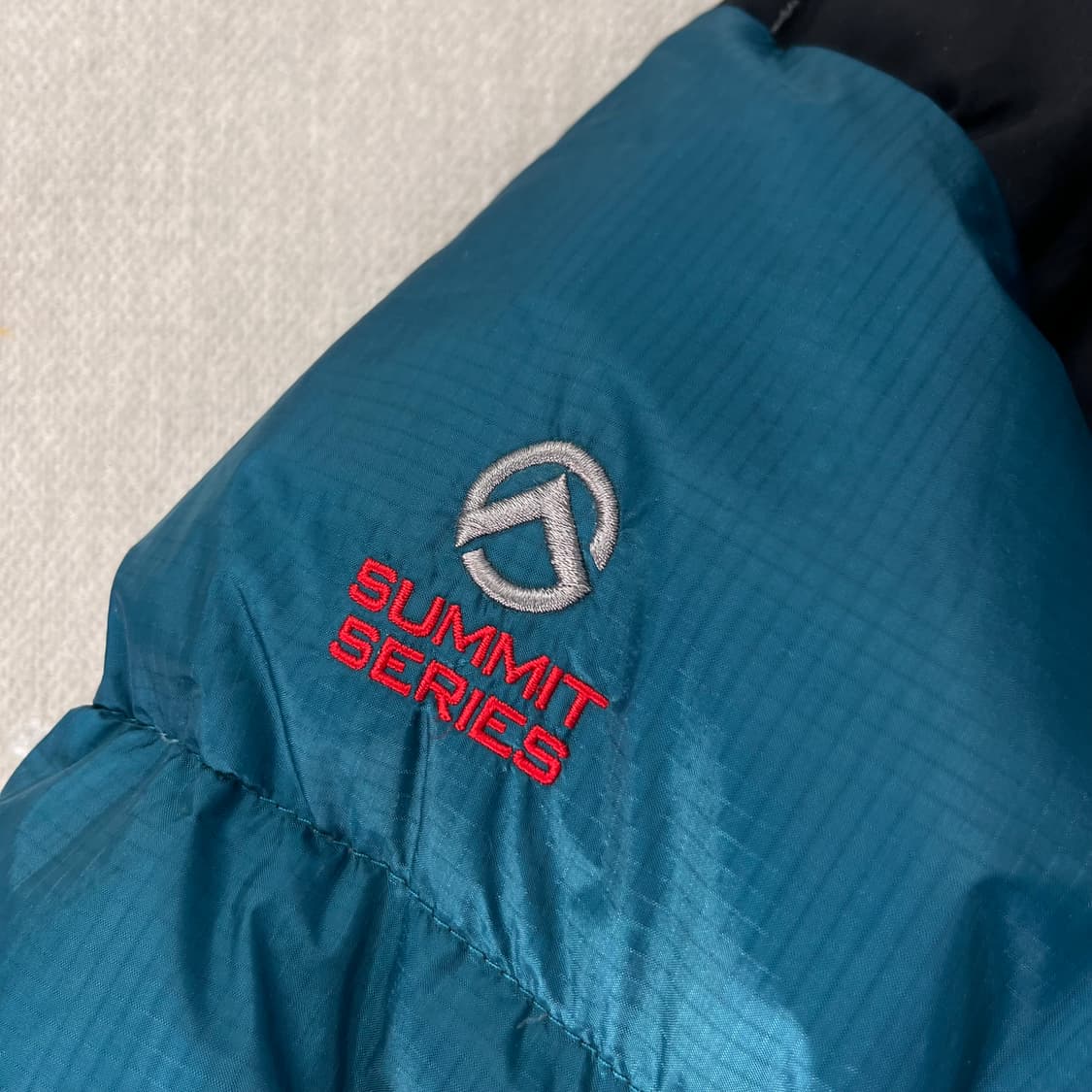 105 노스페이스 서밋시리즈 윈드스토퍼 700 드롭 블루 패딩 상품이미지4