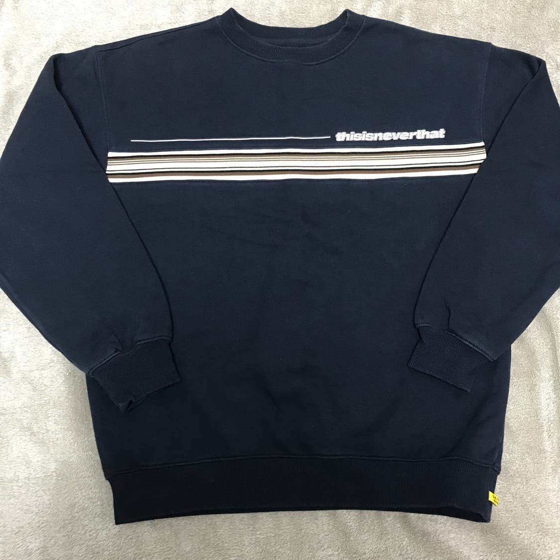 thisisneverthat 디네댓 맨투맨 L사이즈 상품이미지1