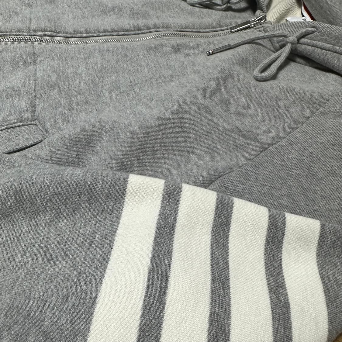 백화점판 4사이즈 톰브라운 사선완장 후드집업 상품이미지2