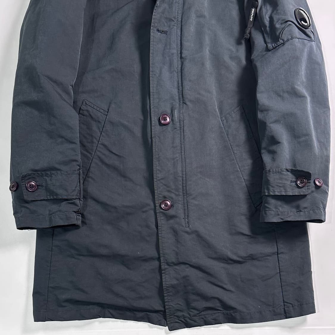 CP컴퍼니 폴리/나일론 렌즈 하프코트  상품이미지2