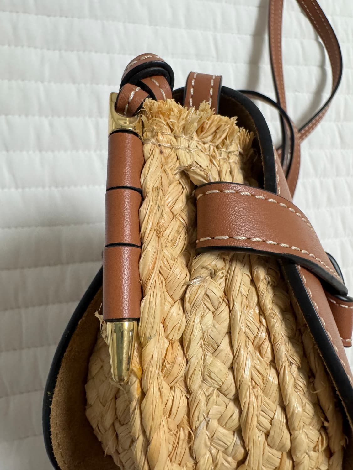 로에베 가죽 라탄 크로스백 상품이미지6