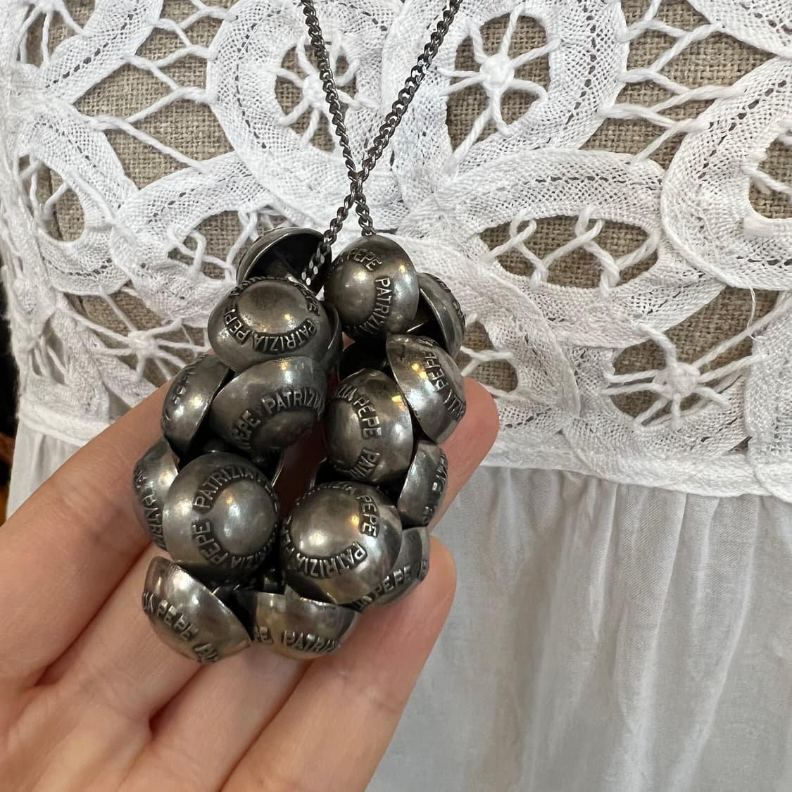 PATRIZIA PEPE 반구 볼  목걸이 상품이미지4