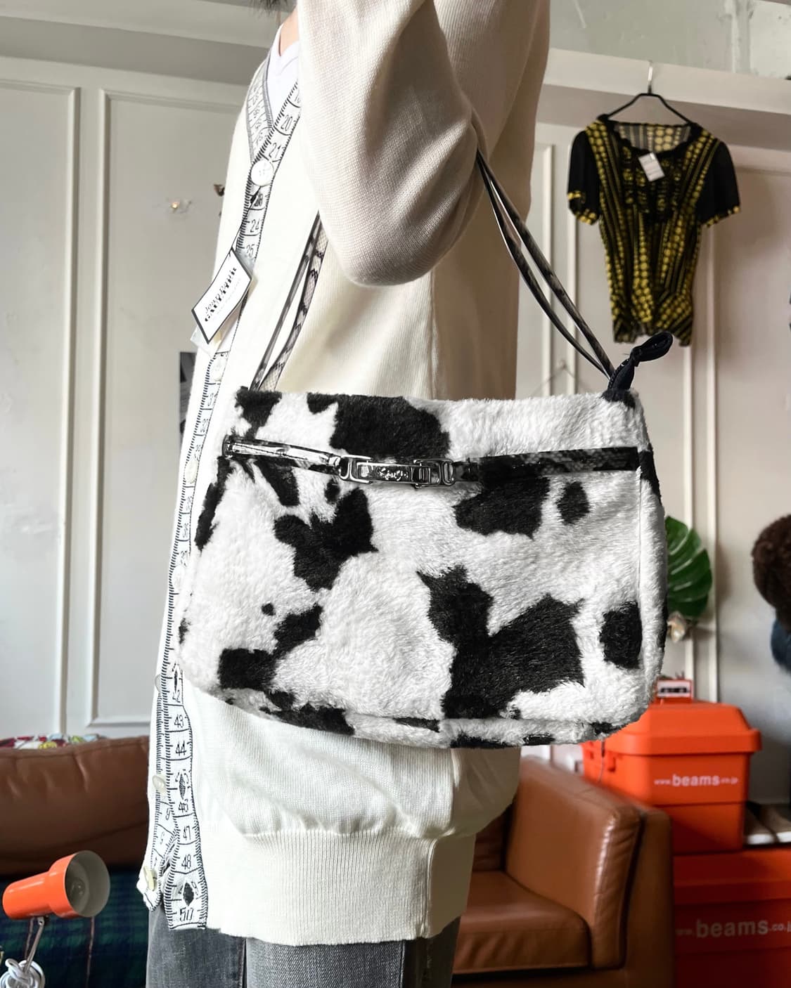 KANSAI YAMAMOTO Milk Cow Faux Fur Bag 상품이미지2