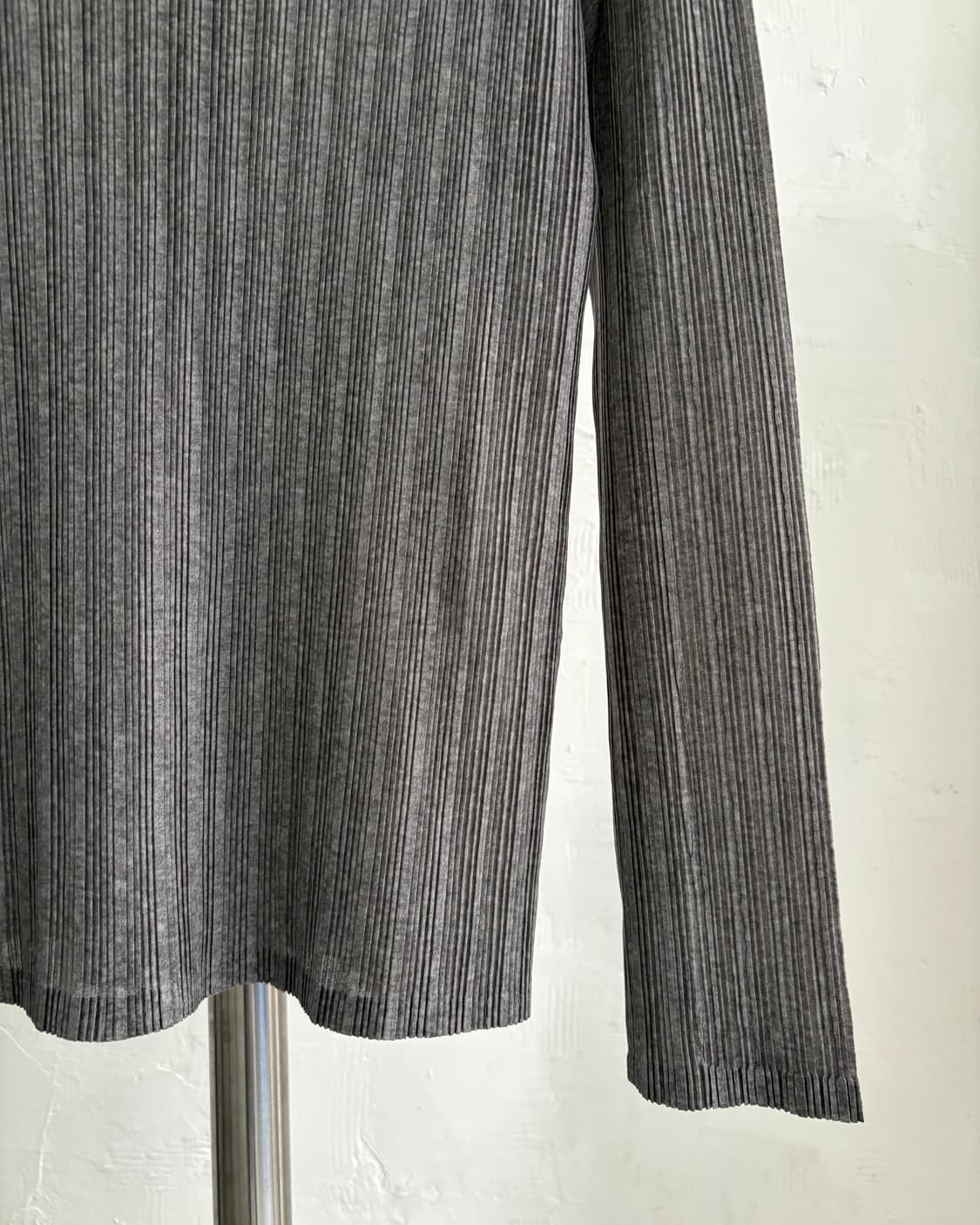Pleats Please 플리츠플리즈 그레이 플리츠 긴팔 티셔츠 상품이미지9