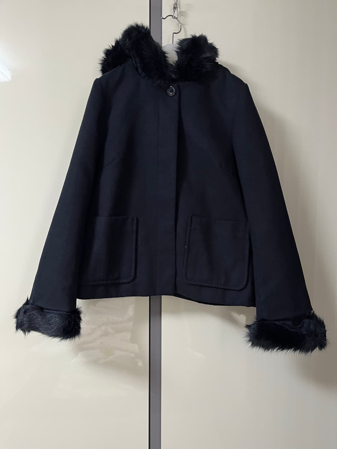 얼스뮤직앤이콜로지 네이비 숏코트 상품이미지1