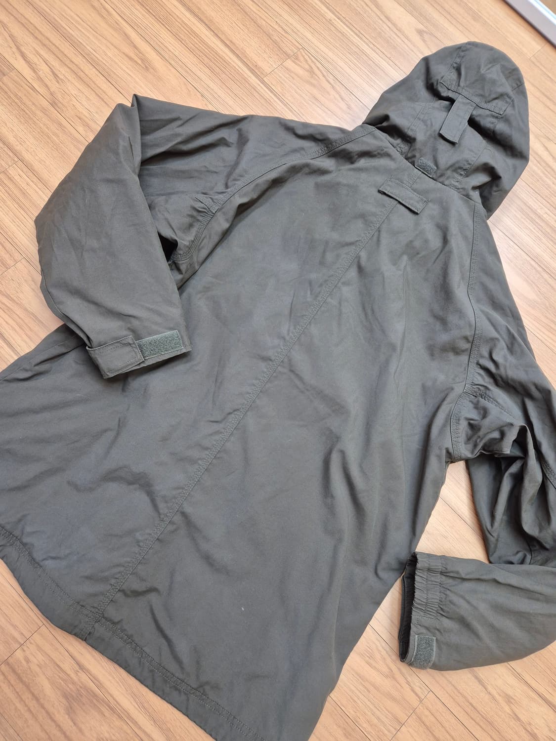 콜롬비아 남성용 후드 자켓 L사이즈 판매합니다. 무난한 색상이라 어디든  상품이미지2