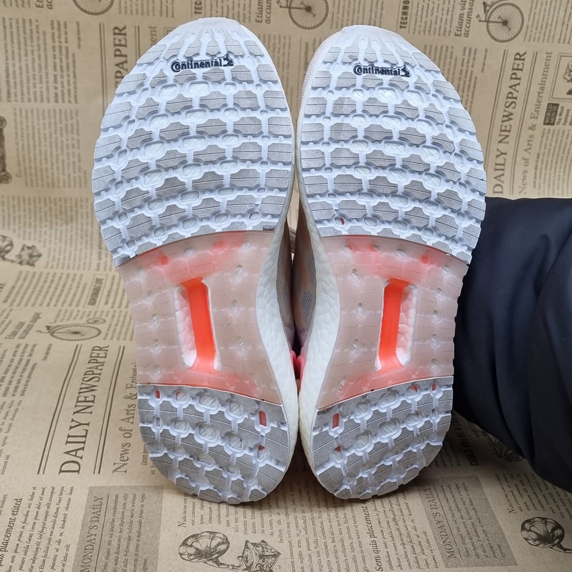 아디다스 울트라부스트 여성런닝화225 상품이미지3