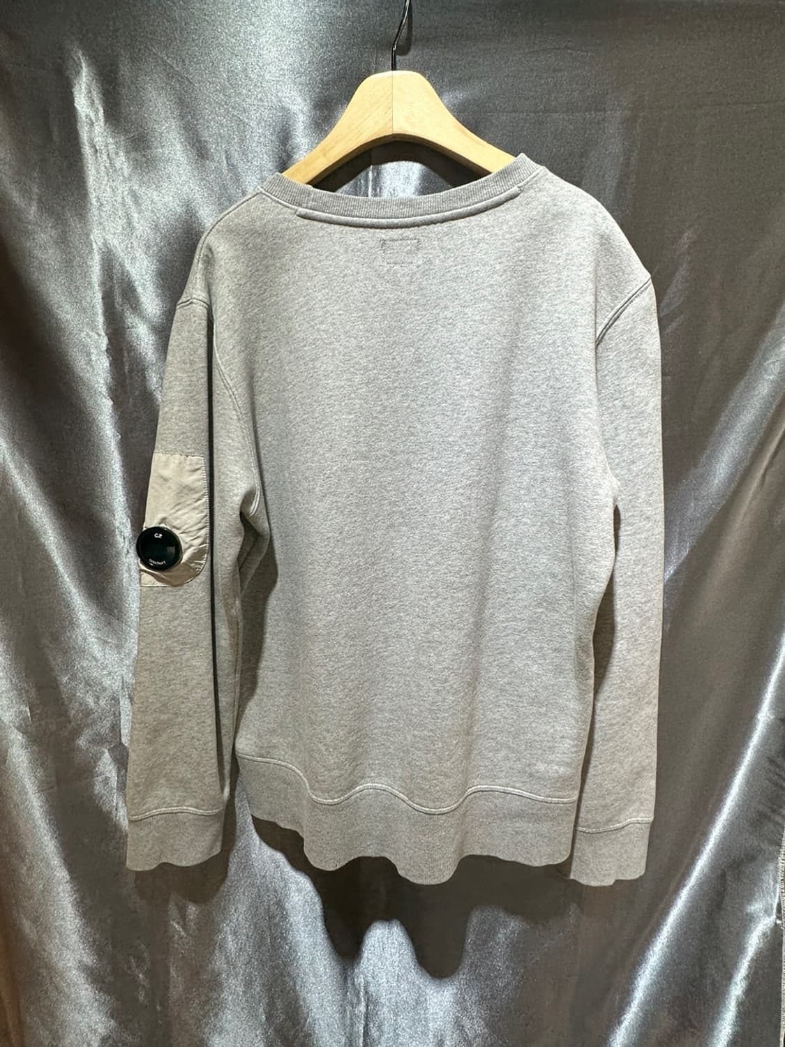 M C.P 컴퍼니 사이드 로고 포인트 맨투맨 상품이미지3