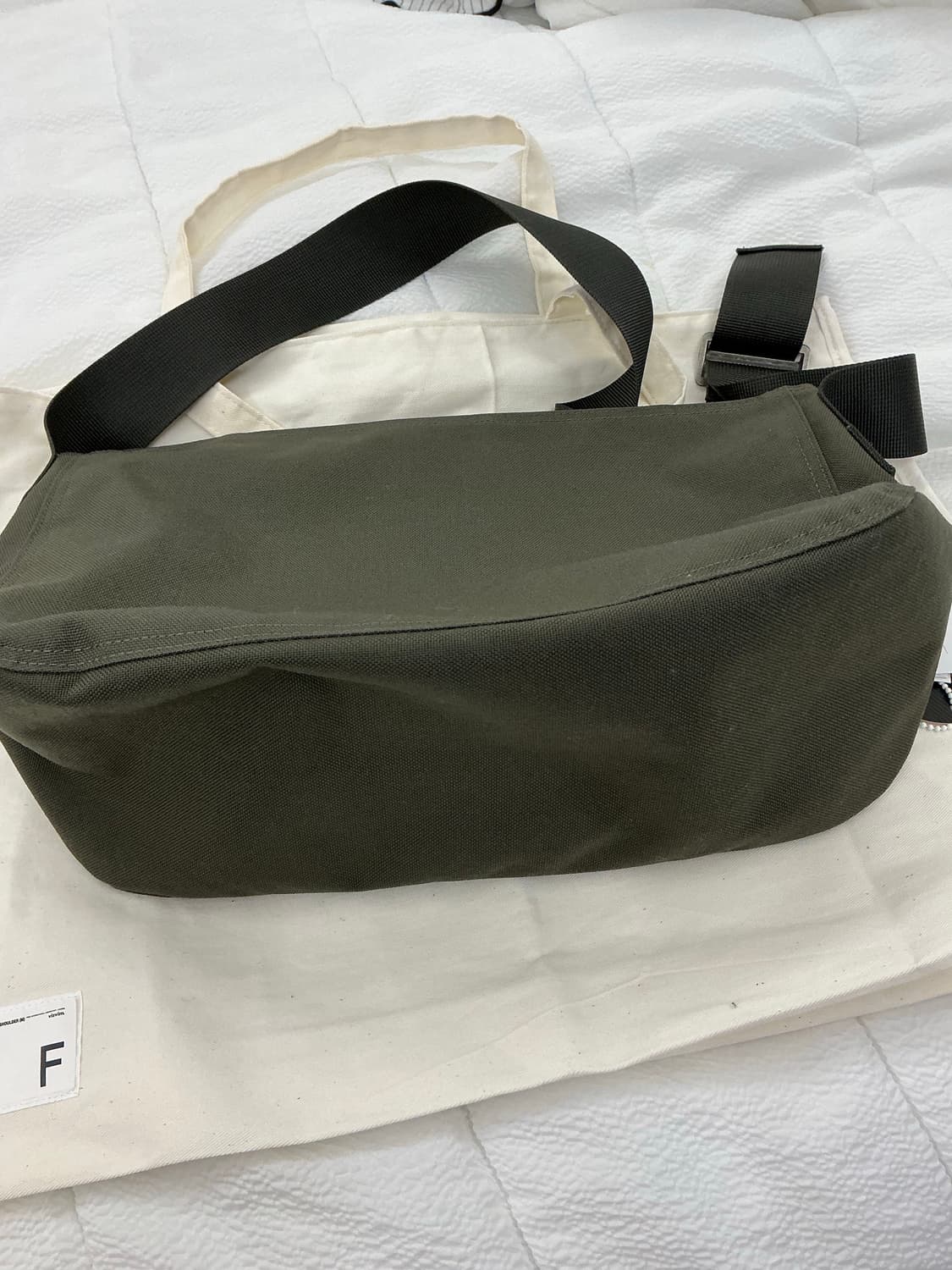 비즈빔 찰리백 m 차콜 상품이미지2