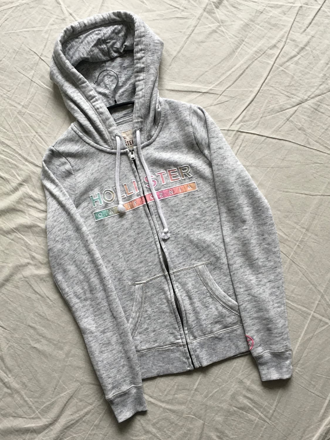 홀리스터 레인보우 자수로고 후드집업 상품이미지3