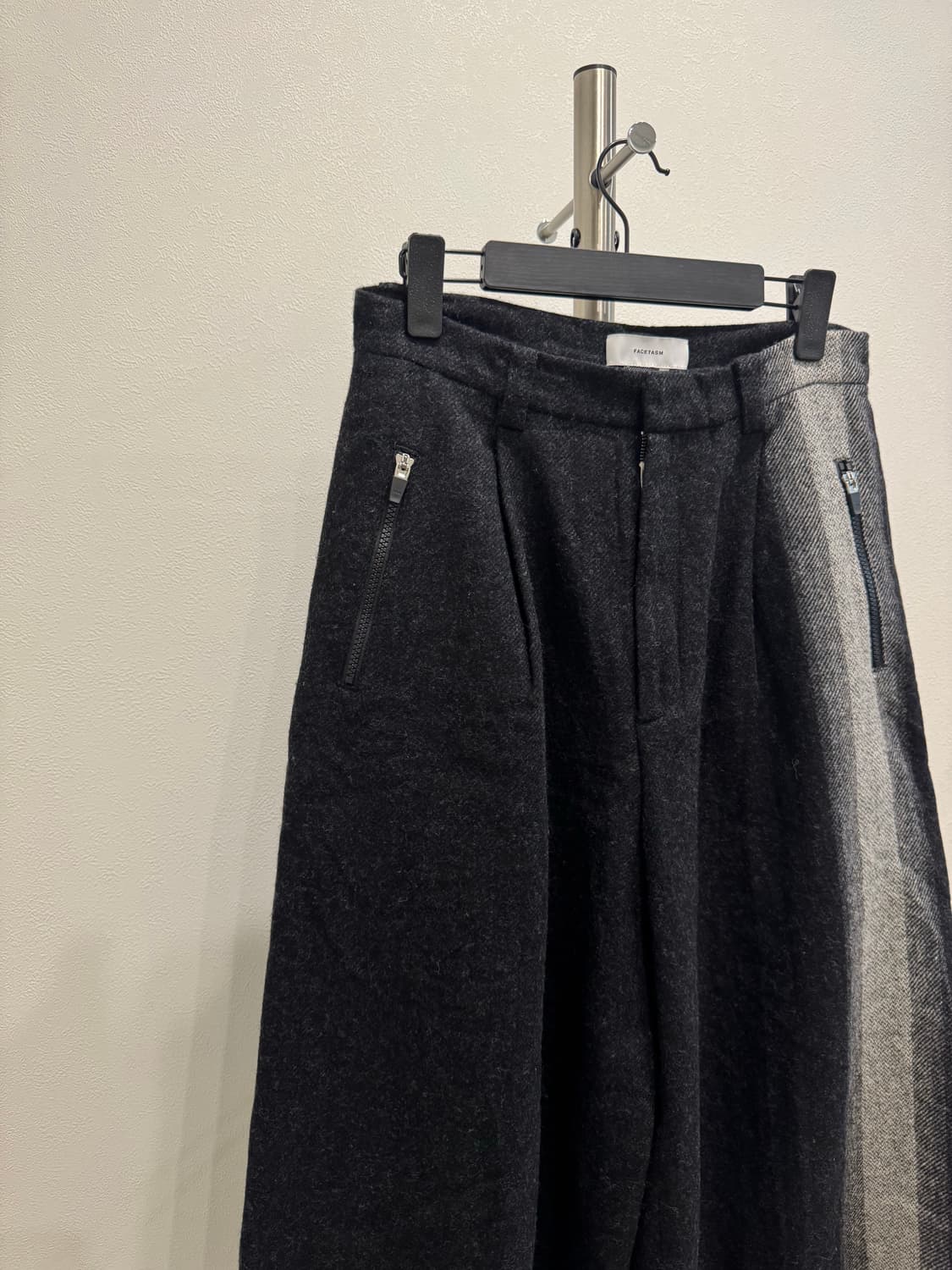 파세타즘 와이드 울 사이드스트라이프 트라우저 상품이미지4