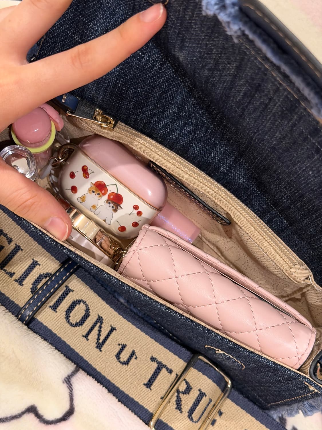 [신상✨프리뷰세일] 트루릴리젼 데님 크로스백 빈티지 y2k  상품이미지6