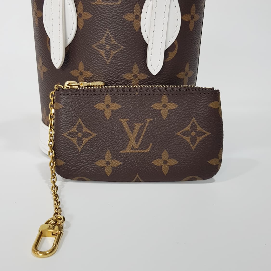 루이비통 M92663 모노그램 멀티 화이트 트루빌 토트백 상품이미지7