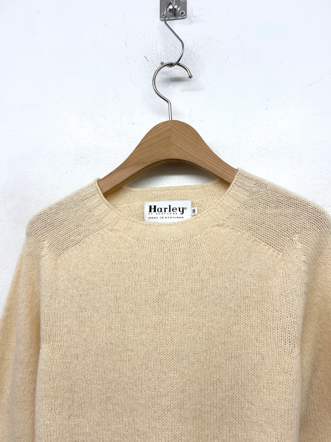 할리오브스코틀랜드 베이지 니트 스웨터 상품이미지1