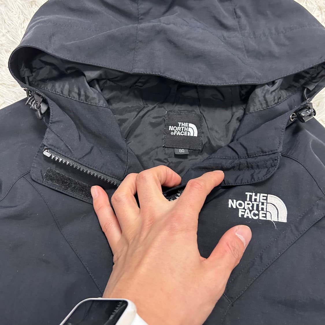 The North Face black windbreaker 상품이미지6