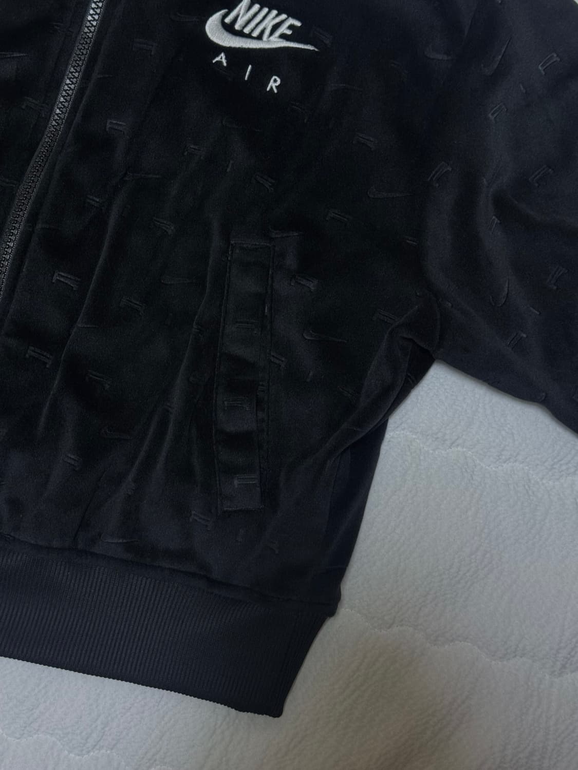 나이키 벨벳 크롭 집업 상품이미지3