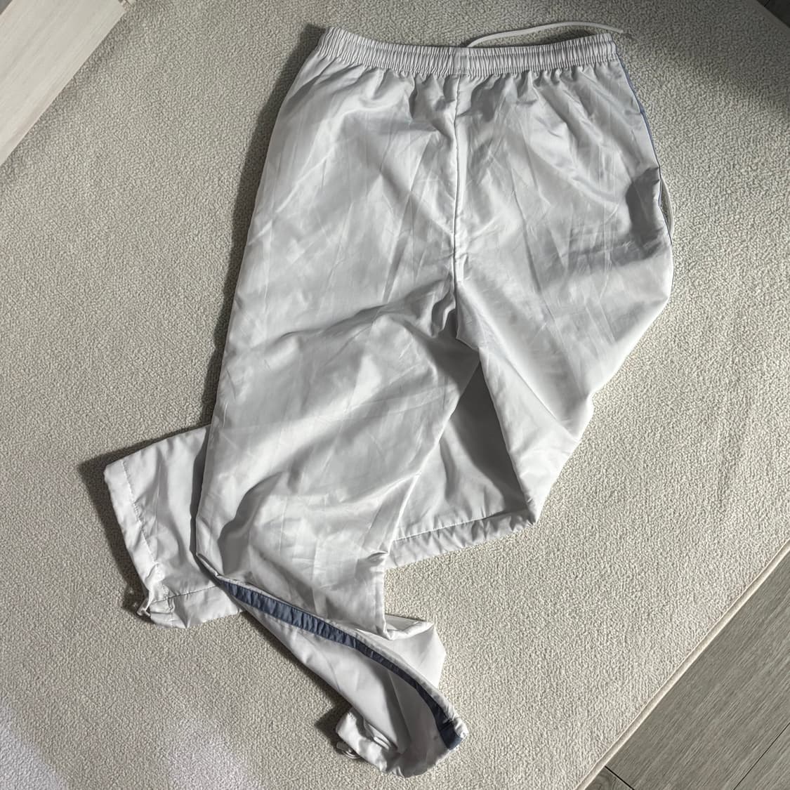 아디다스 유일매물 대장 올드스쿨 시나모롤깔 화이트 바스락 츄바 상품이미지4