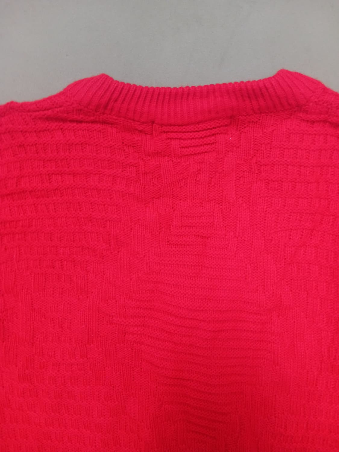 [L] 익스프레션스 레드 패턴 브이넥 니트 스웨터 상품이미지8