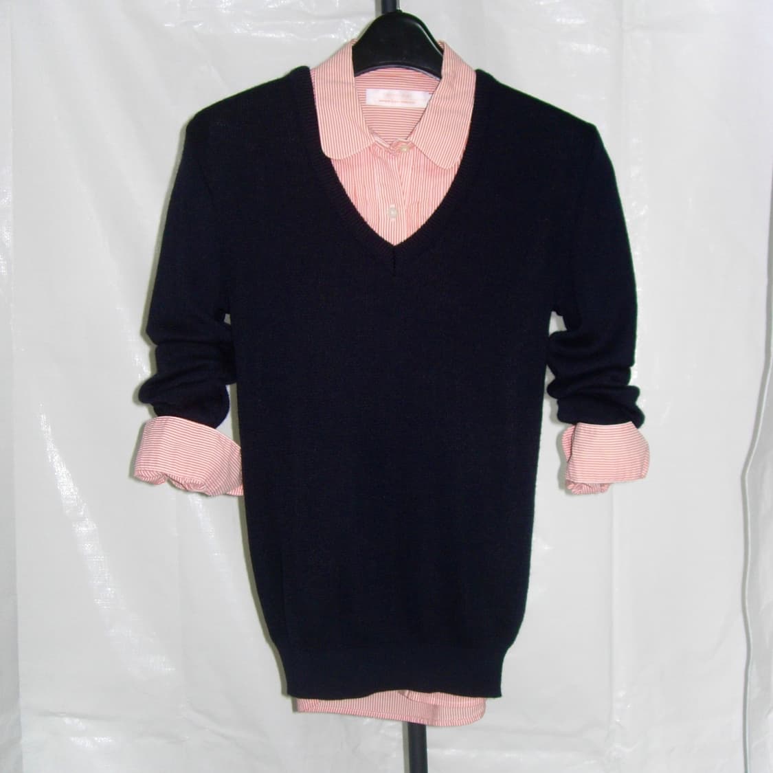 브이넥 니트 상품이미지1